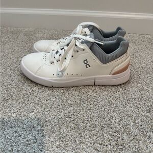 On Cloud Roger Women’s shoe